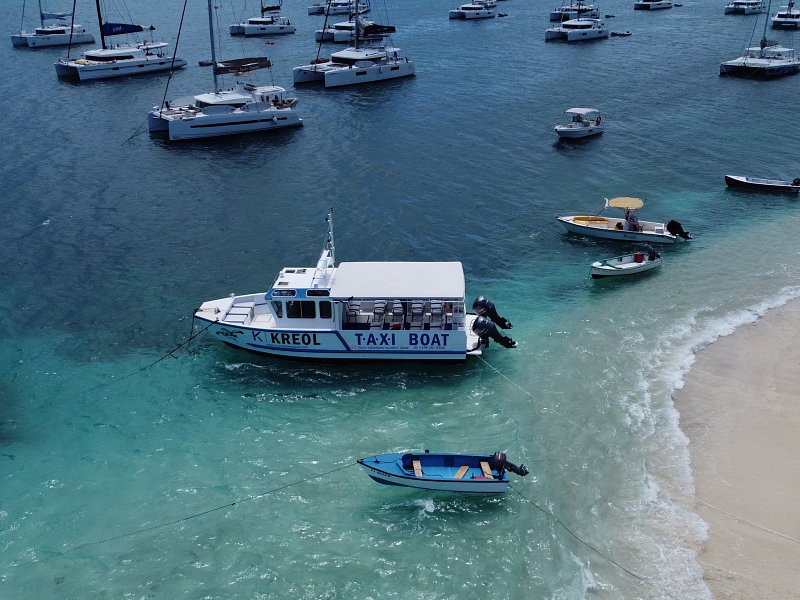 boat excursion Praslin Seychelles